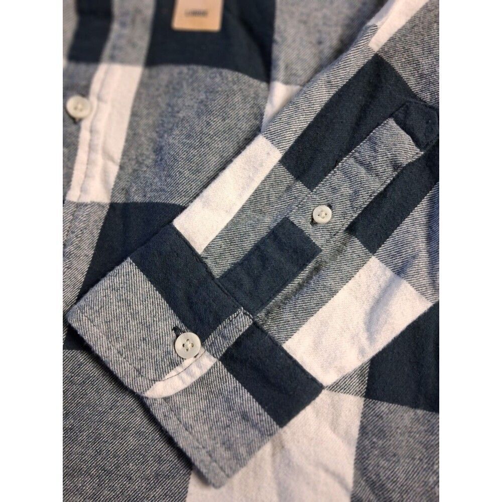 Men’s Black White Buffalo Plaid Flannel Button Down Shirt - Picture 6 of 11